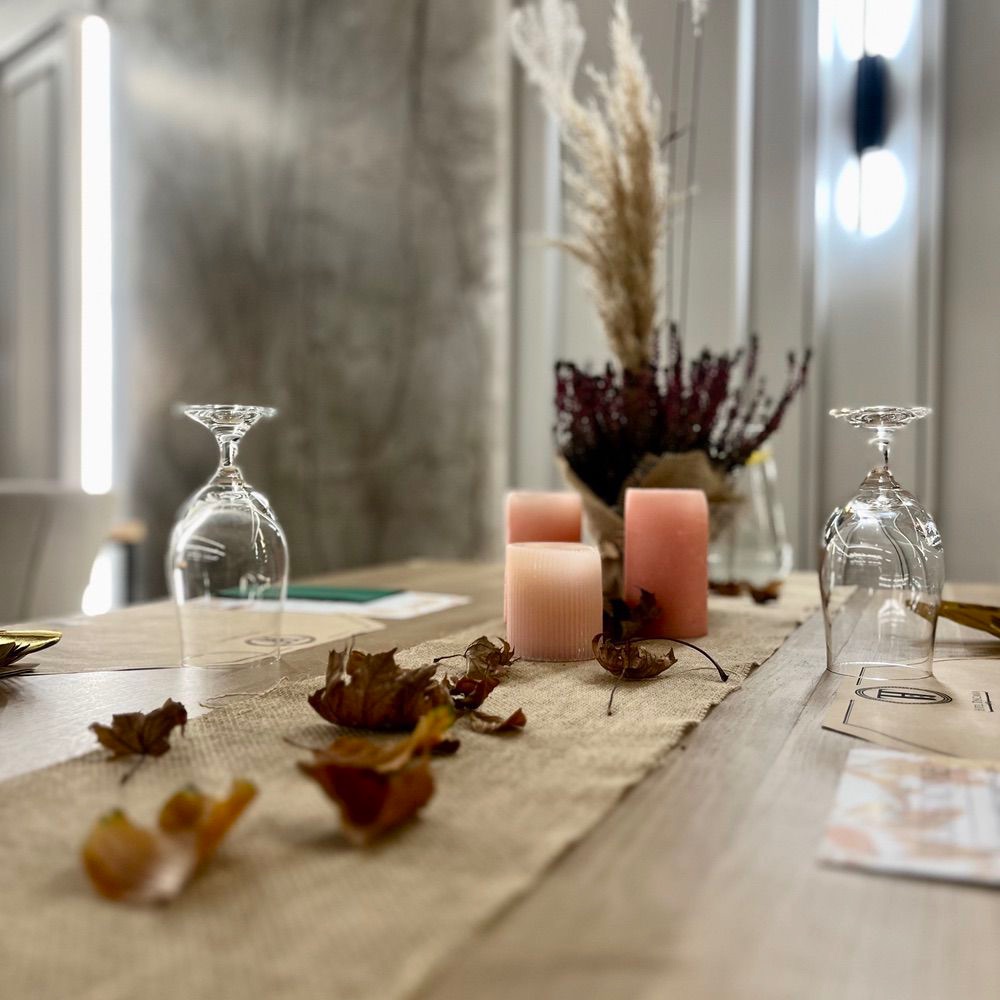 Elegant gedeckter Tisch im Restaurant Toscania