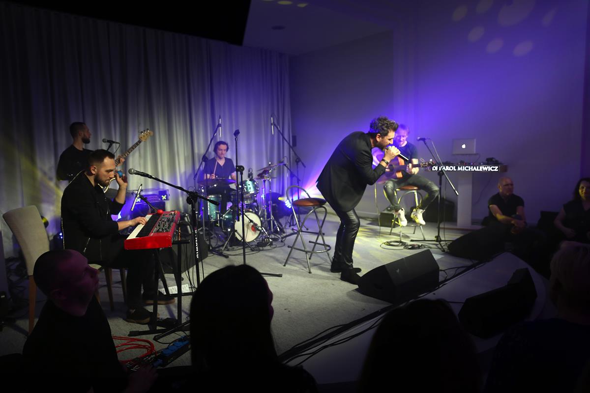 Mateusz Ziółko - koncert w Hotelu Toscania (zdjęcie 15 z 16)